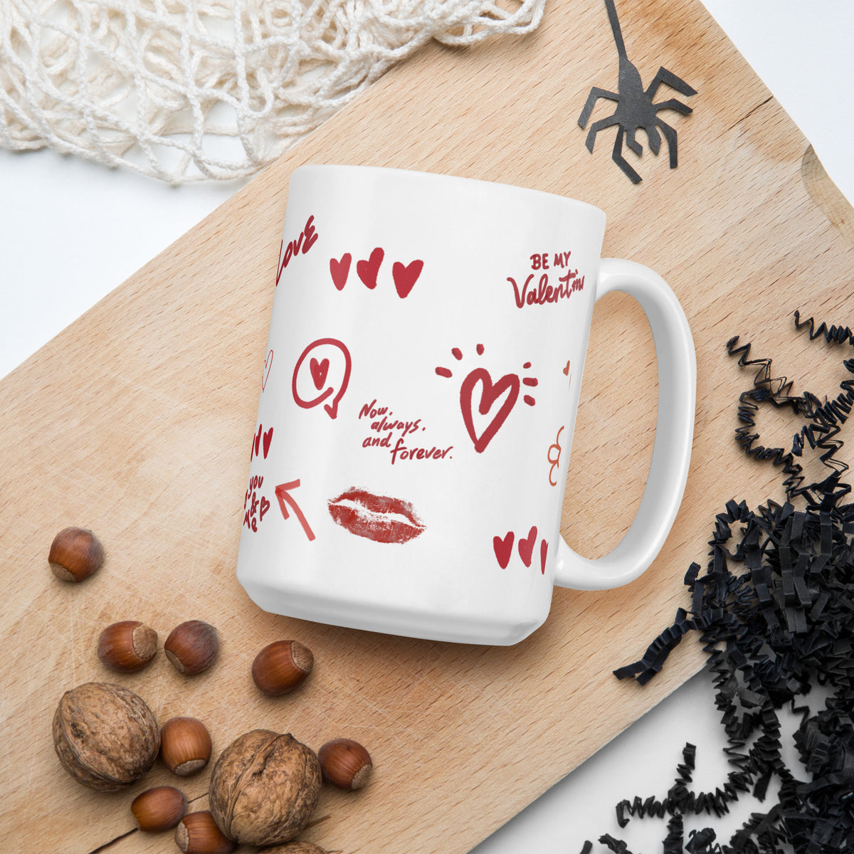 This sweet white ceramic mug is decorated with cute hand-drawn red Valentine-themed doodles, including hearts, lip prints and little flowers. It is printed with the phrase "Be my Valentine", perfect as a lovely gift for your sweetheart on Valentine’s Day. Sip your hot drinks and share your love with this charming cup!